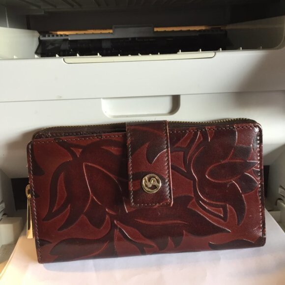 VALENTINA LEATHER WALLETS SIZE 7&quot X 4&quot - Picture 4 of 13